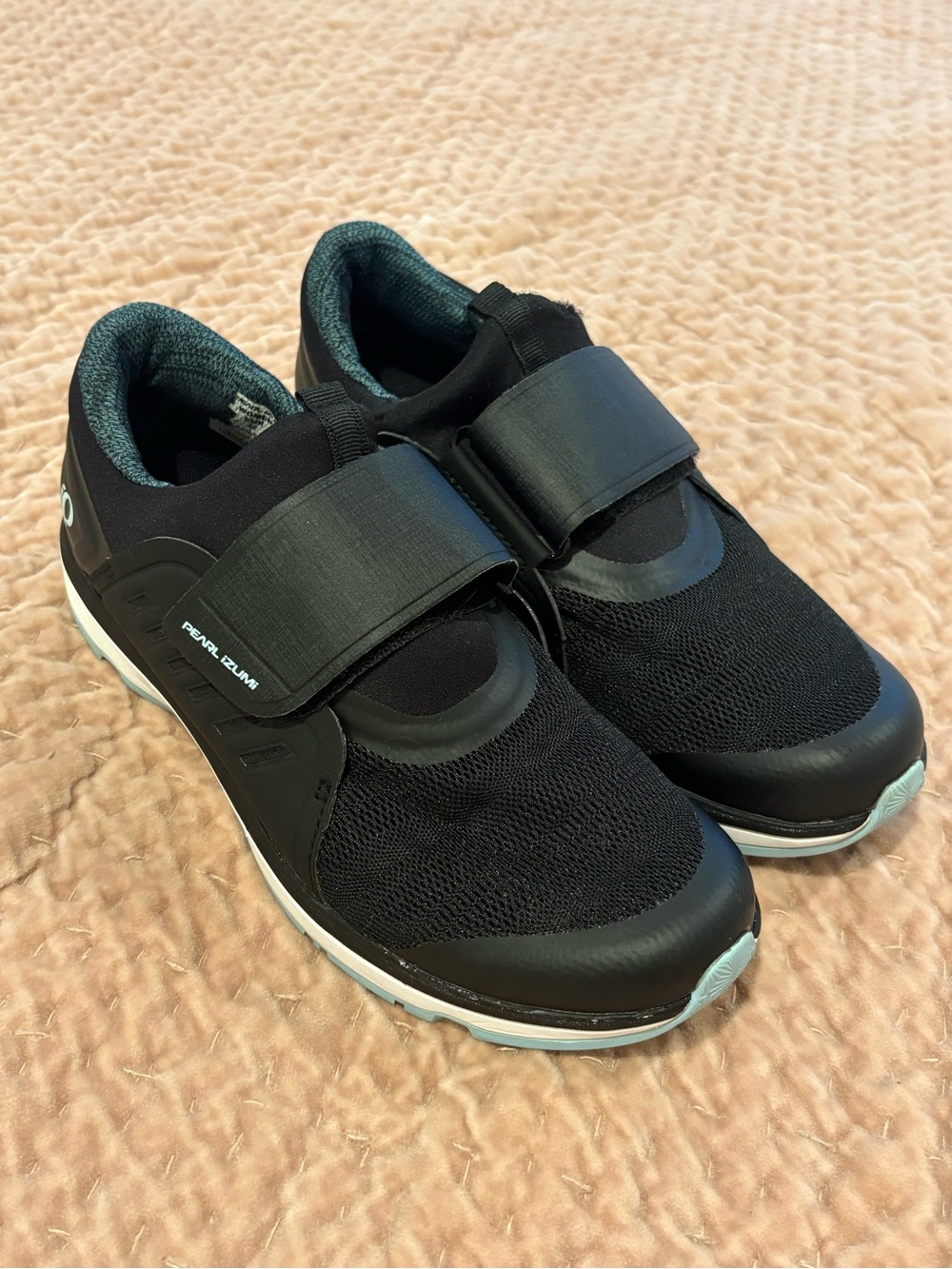 Pearl Izumi Women’s Black Velcro Strap Cycling Shoes/Cleats Size 40 EUC